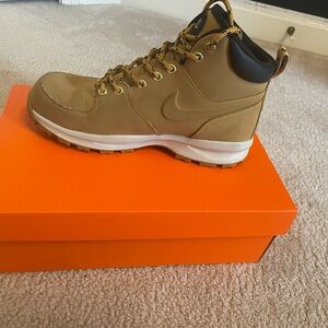 Nike winter boots